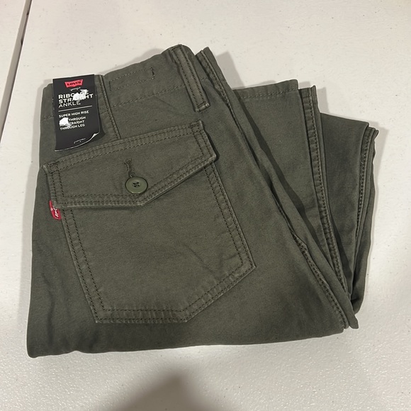 Levi's® Premium RIBCAGE UTILITY WIDE-LEG WOMEN'S PANTS - Picture 4 of 8